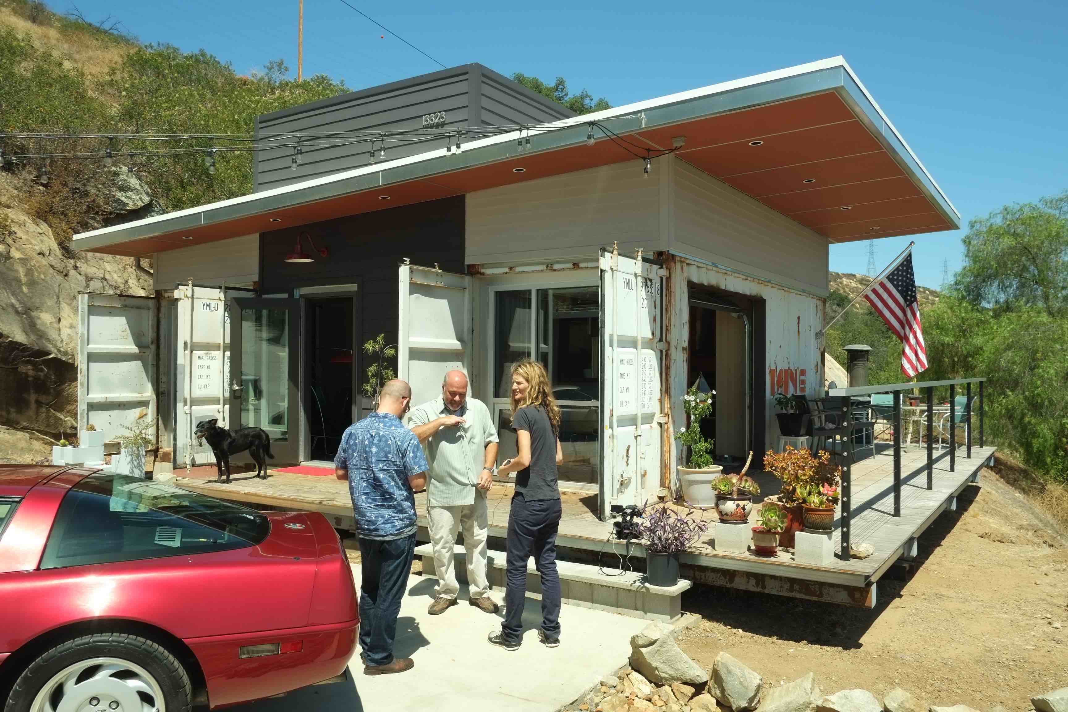 House of 3 containers on San Diego hill blends with landscape